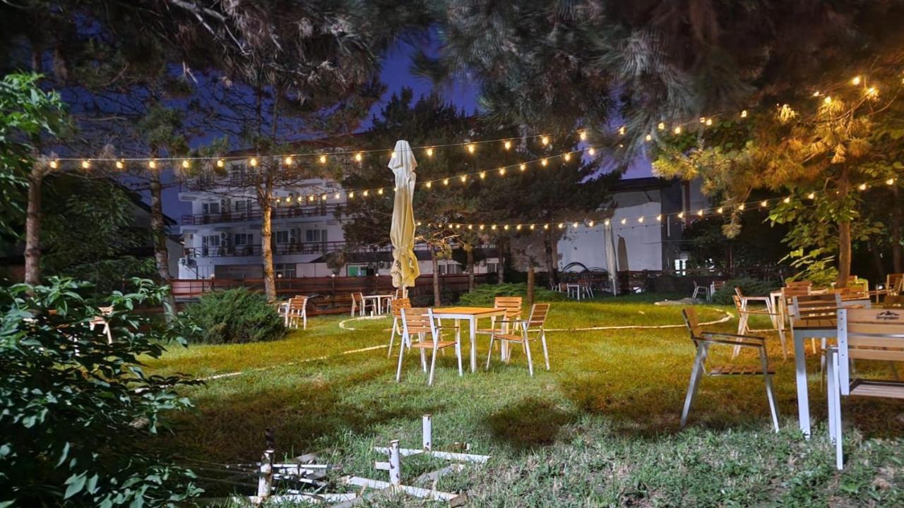 Hellen Residence コスティネシュティ エクステリア 写真